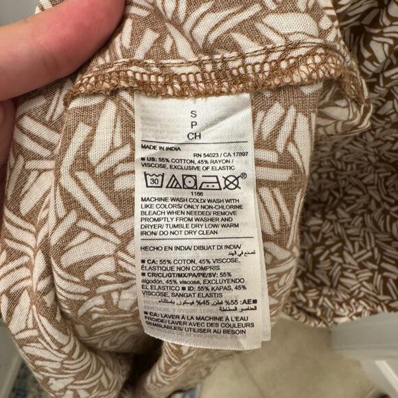 Old Navy Sleeveless Ruffle Smocked Waist Maxi Dress Tropical Beach Brown White - Picture 3 of 7